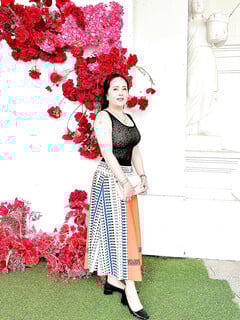 Nhìn dì mà nứng quá