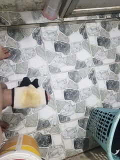 Lấy đồ lót mẹ con dì