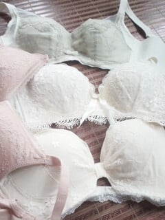 quần lót và áo vú của con bạn thmn