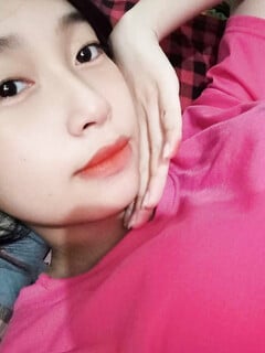 ngắm mặt em xinh đi ạ