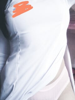 Nứng lon, có ai mún chat với bé đĩ dâm này hg nò