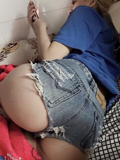 Em yến ngọc dâm đảng nứng lồn