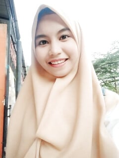 Em sinh viên Indonesia lộ ảnh nóng