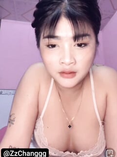 VL em này mặt quen lắm