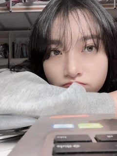 nứng loz lên mạng khoe vú