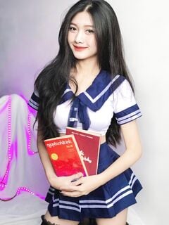 Lê Thị Thùy Trang 2K4