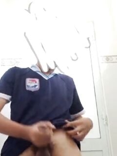 Hồng Hà nhi trường THPT  nào đây???