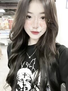 Xuất tinh lên mặt