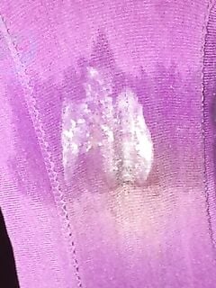 Quần lót dính nước lồn