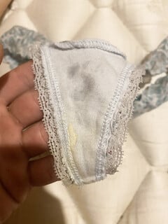 Quần lót dính Nước lồn lênh láng