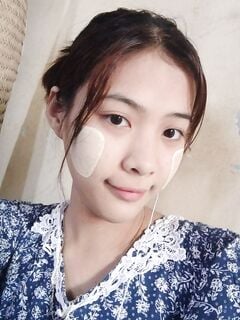 đít rạng như mặt xinh