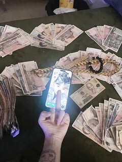 Kiếm tiền đất khách không hề dễ dàng :v