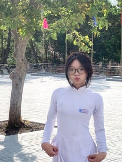 Ai muốn xem bé thỏa thân nào