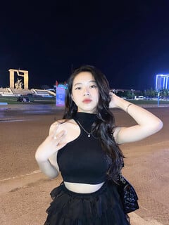 Fake nude sinh viên ( link bên dưới)